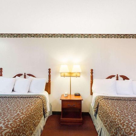Days Inn By Wyndham Erick מראה חיצוני תמונה